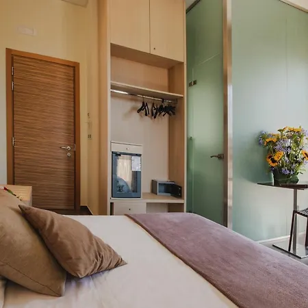 33 Baroni Hotel