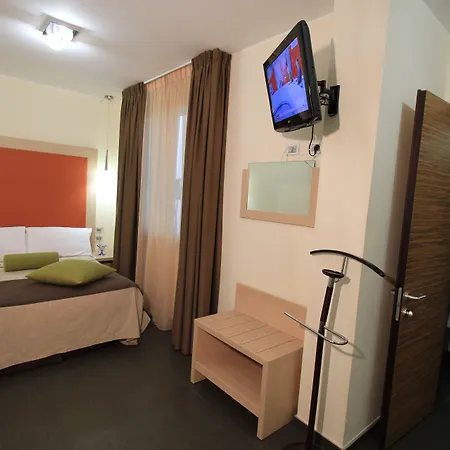 Hotell 33 Baroni Gallipolli