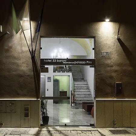 33 Baroni Hotel 4*
